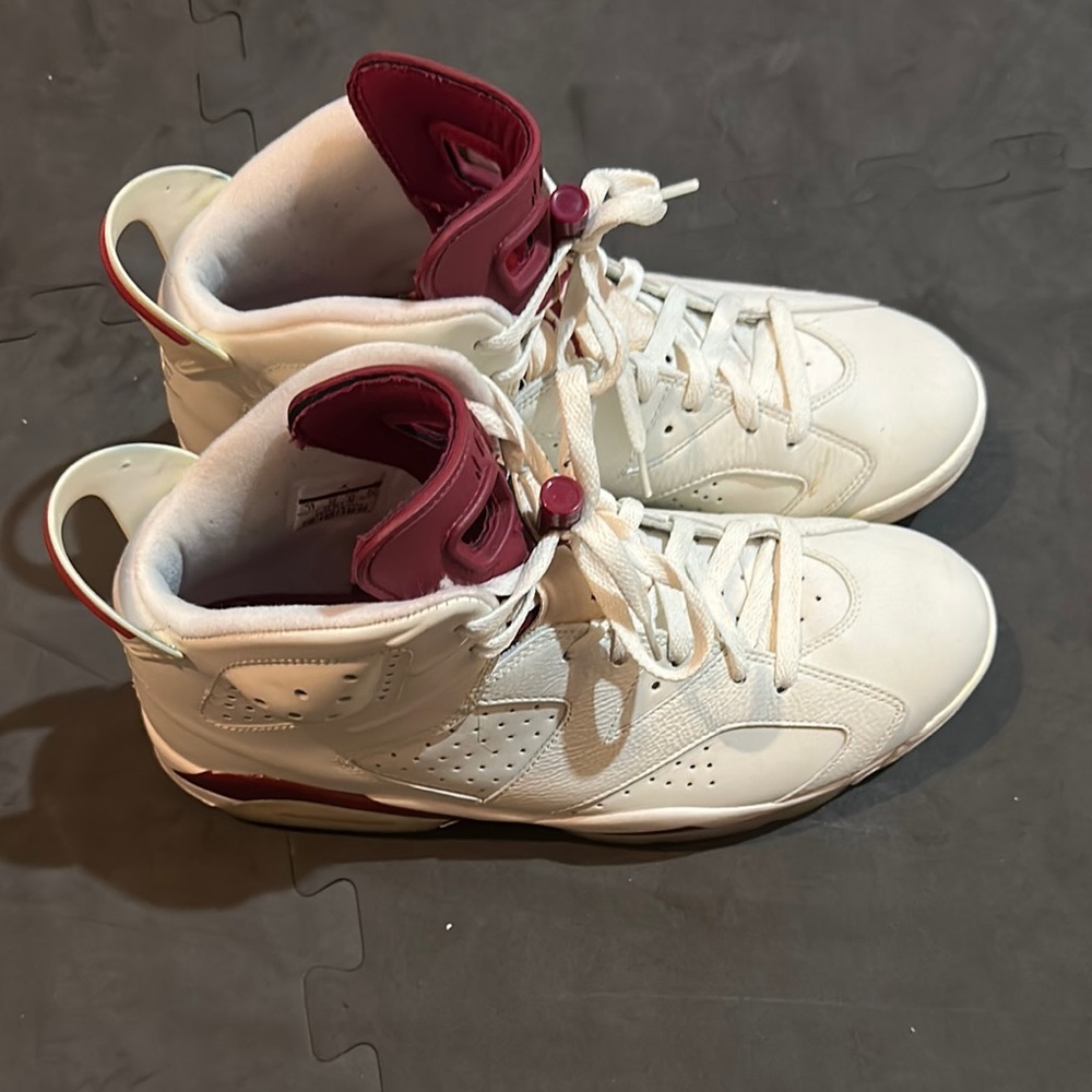 Jordan 6 Maroon - Picture 3 of 7